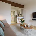 Holidaysinparis - Bourg Tibourg