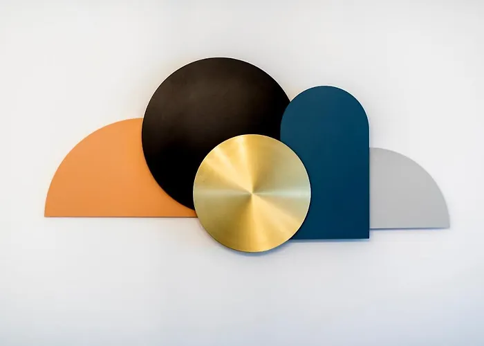 Holidaysinparis - Bourg Tibourg