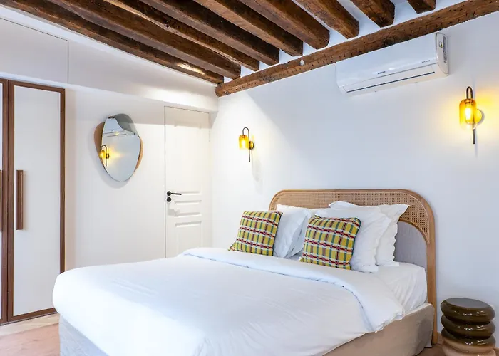 Holidaysinparis - Bourg Tibourg Appartamento *