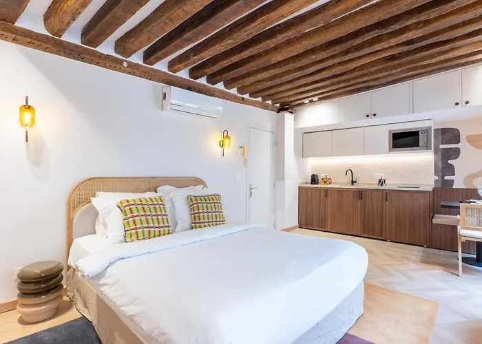 Holidaysinparis - Bourg Tibourg * Parigi