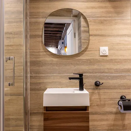 Holidaysinparis - Bourg Tibourg Apartament *